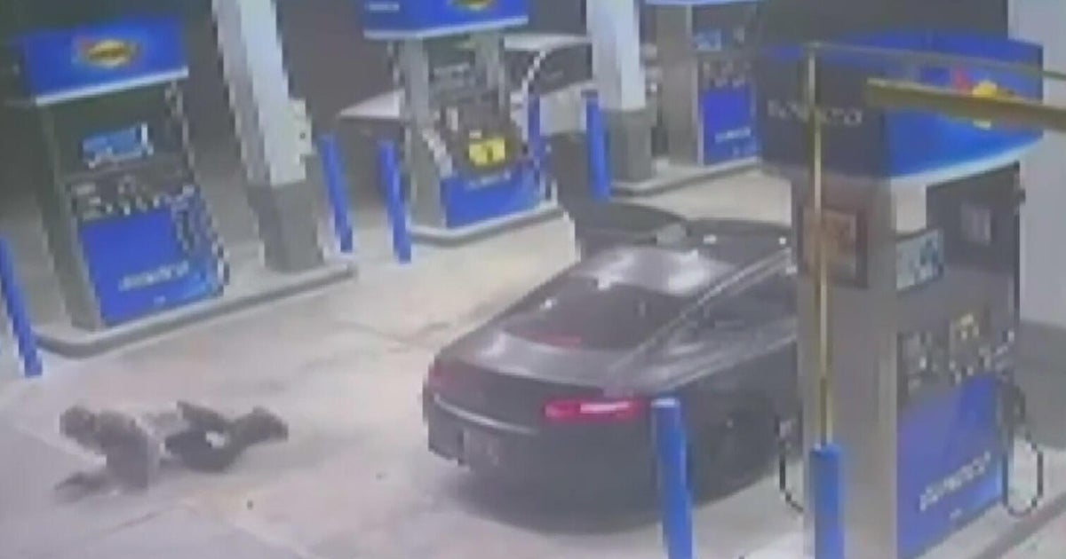Video shows moments leading up to deadly triple shooting at Miramar gas station