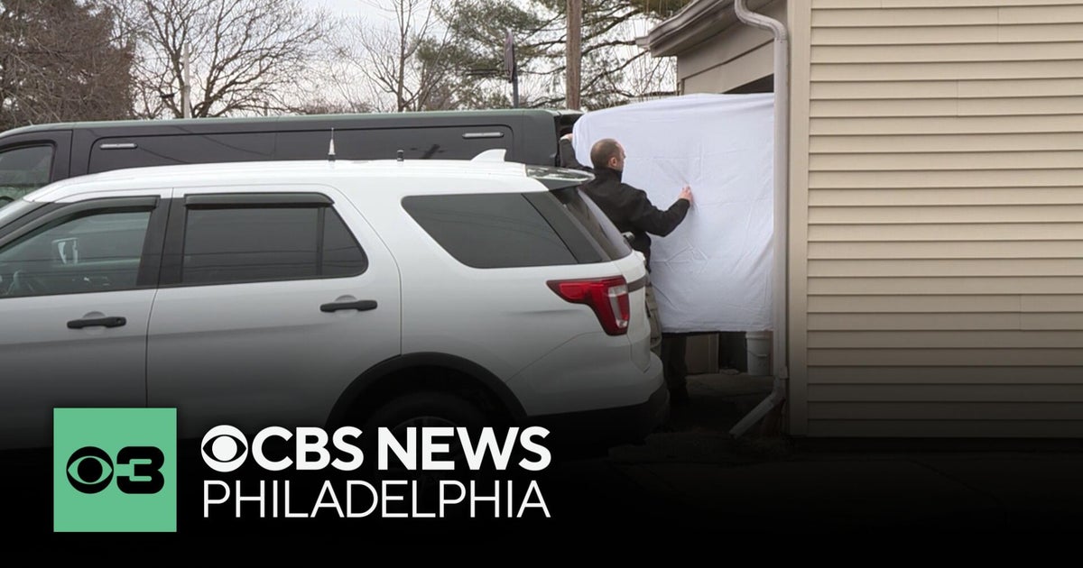 Investigators search alleged grave robber's Ephrata, Pennsylvania home