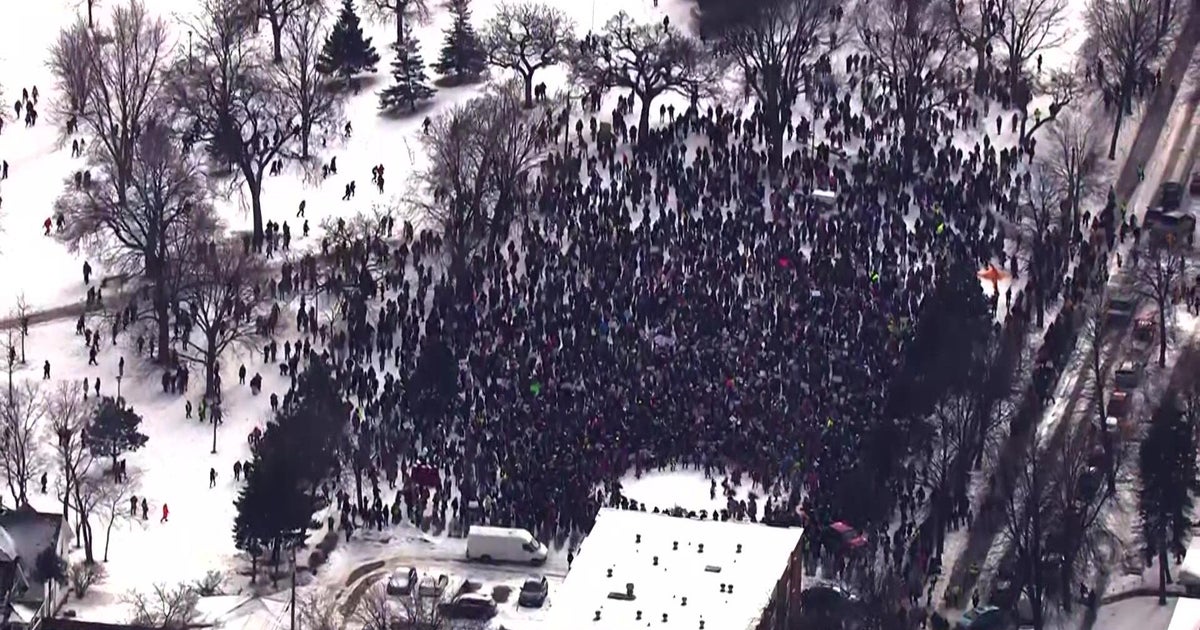 Protesters hold anti-ICE rally in Minneapolis following fatal ICE shooting