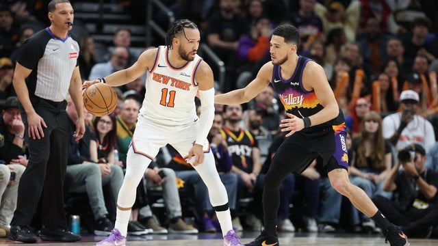 New York Knicks v Phoenix Suns 