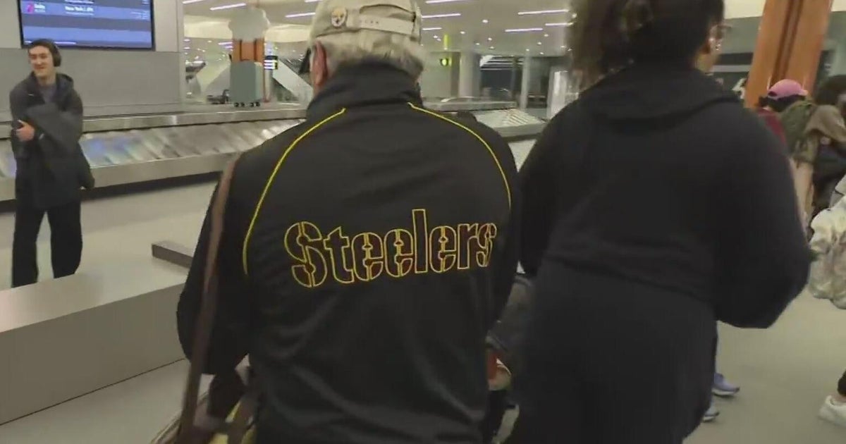Texans, Steelers fans arriving in Pittsburgh trade jabs as playoff game looms