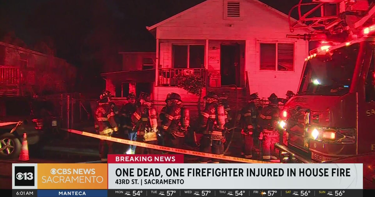 Person dies, firefighter injured in Oak Park house fire - CBS Sacramento