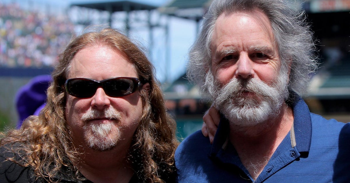 Gov't Mule's Warren Haynes remembers Bob Weir as "a sharp guy who knew things about everything"