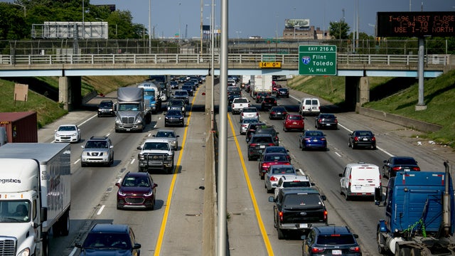 Detroit Drivers Get Left in Traffic as Carmakers Dream Up the Future 