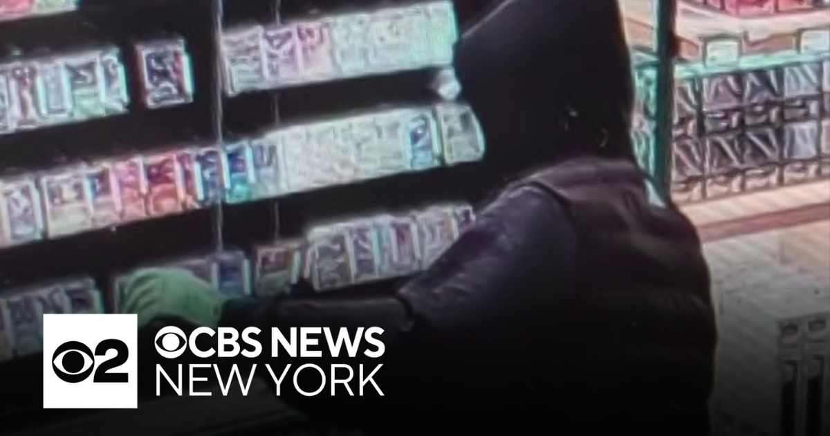 Police searching for armed suspects who robbed Manhattan trading card store