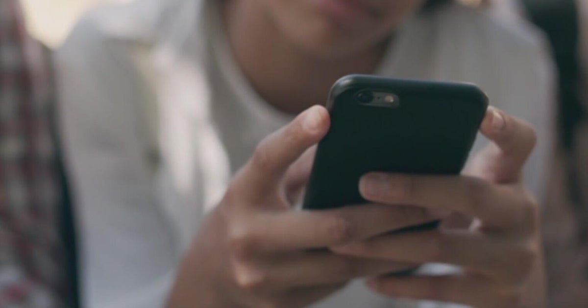 What school cellphone ban in Michigan would mean for students