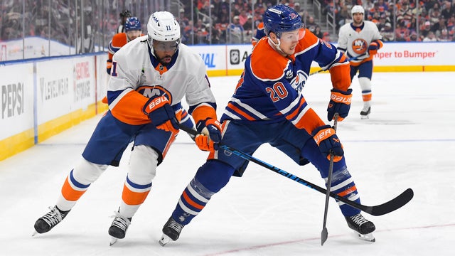 New York Islanders v Edmonton Oilers 
