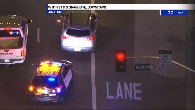 sheriff-pursuit-waving.jpg 