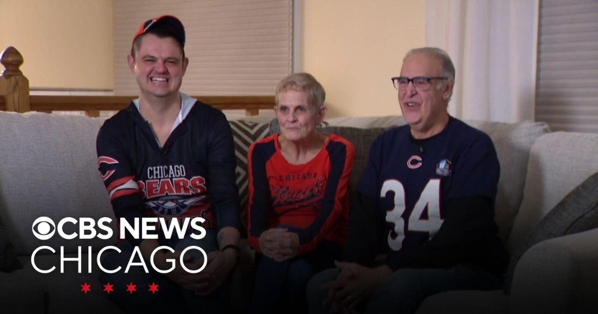 Bears fans near and far fired up for Sunday's playoff matchup vs. Rams