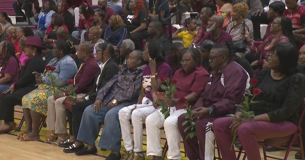 Hallandale High’s 1970s champs finally receive long‑overdue rings 50 years later