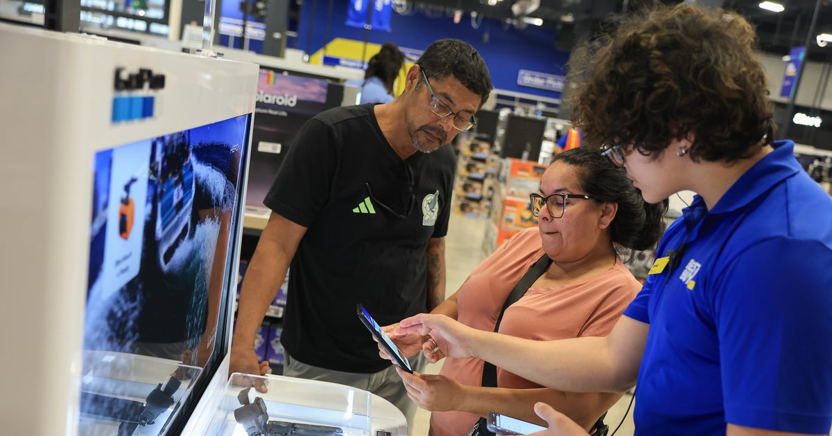 Една година по-късно американците призовават Тръмп за по-голям фокус върху инфлацията, сочи проучване на CBS News