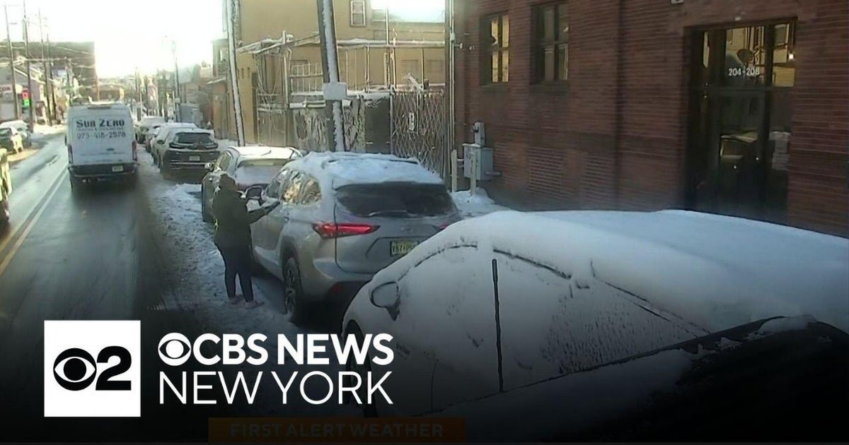 Sub-freezing temps raise black ice risks in Tri-State Area - CBS New York