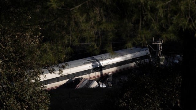 Train Crash Near Cordoba Kills At Least 39 