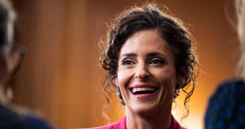 Депутатът от Републиканската партия Джулия Летлоу се включва в надпреварата за Сената на Луизиана, след като Тръмп я подкрепи срещу Касиди