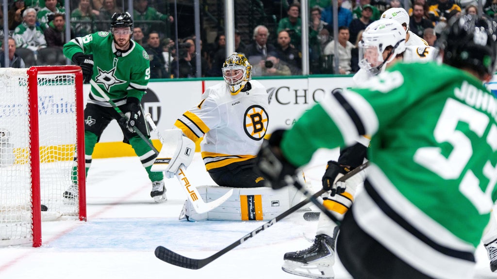 Stars snap Bruins' streak with 6–2 win behind Jason Robertson's two goals