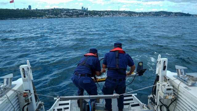 Search for missing Russian swimmer in Bosphorus continues on fourth day 