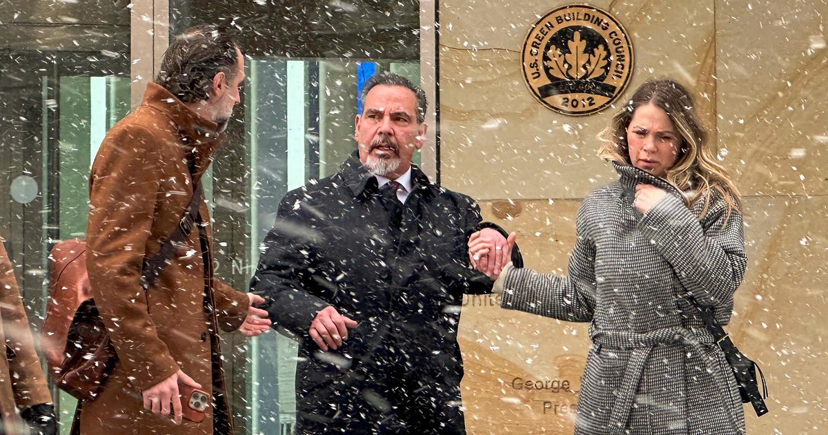 В две десетилетия на ритане на вратите на Администрацията за