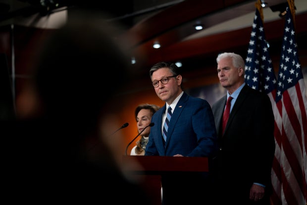 Il presidente della Camera Mike Johnson parla in una conferenza stampa al Campidoglio degli Stati Uniti a Washington, DC, il 21 gennaio 2026.