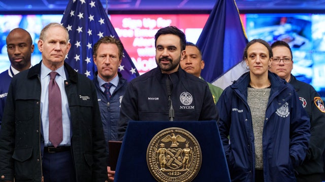 NYC Braces For Winter Storm To Bring Nearly A Foot Of Snow 