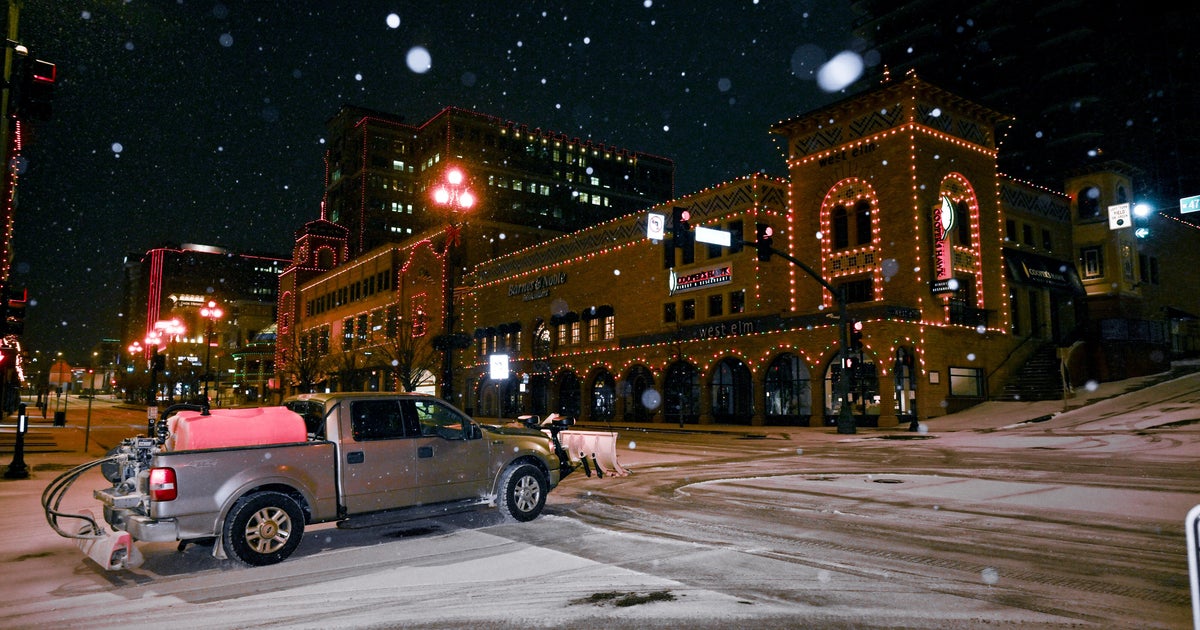 Полетите са отменени, извънредното положение е обявено като прогноза за зимна буря, която ще доведе до опасно време в САЩ