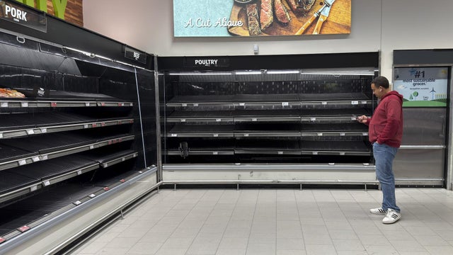 Shoppers stock up as severe winter weather approaches U.S. 