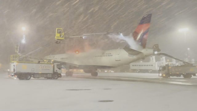 Philadelphia International Airport deicing 