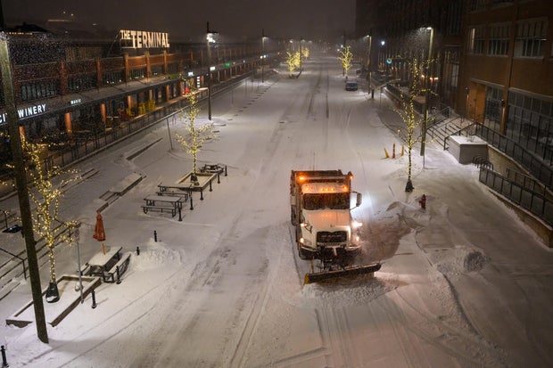 US Winter Storm Prompts Power Grid Emergencies, Travel Chaos 