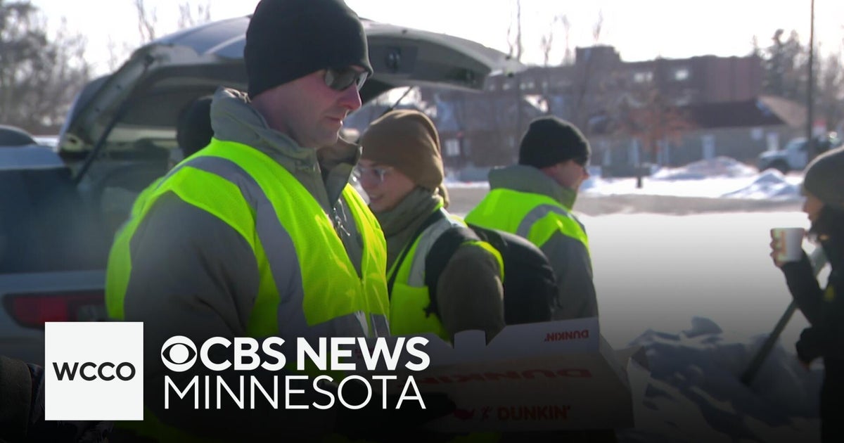 Minnesota National Guard hands out donuts, coffee to protesters in Minneapolis