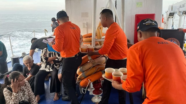 At least 15 dead after ferry carrying over 300 passengers sinks in southern Philippines 