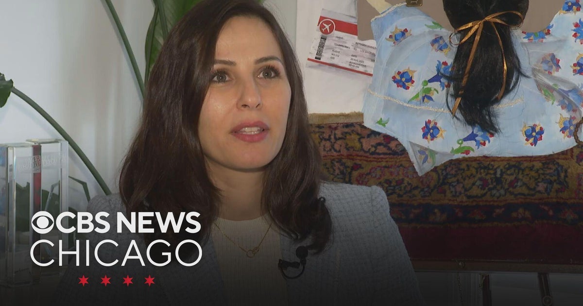 Iranian Muslim artist in Chicago honors her heritage and culture in her work