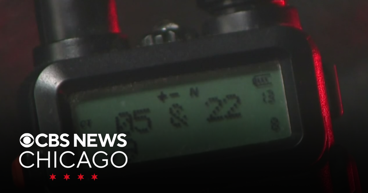 Chicago police officer accused of taking bribes for use of encrypted radio