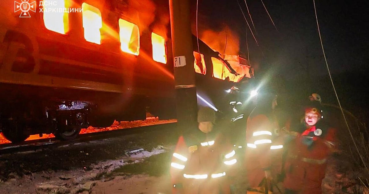 Тъй като Украйна обвинява Русия в тероризъм със смъртоносен удар по влак, Starlink помага ли на Москва да се насочва към цивилни?