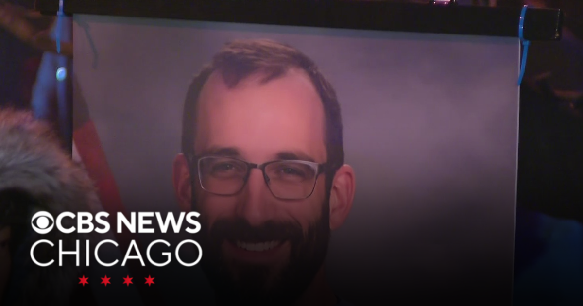 Vigil held in honor of Alex Pretti at Jesse Brown VA Medical Center