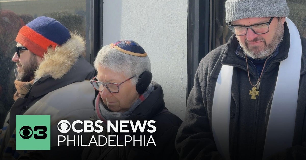 Philadelphia-area faith leaders lead weekly vigils calling for compassion for immigrants
