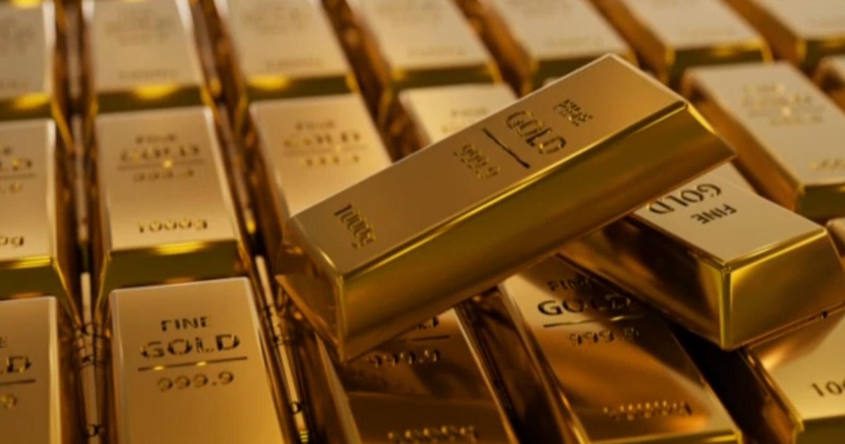 Gold slumps after Trump picks Kevin Warsh for Fed Chair