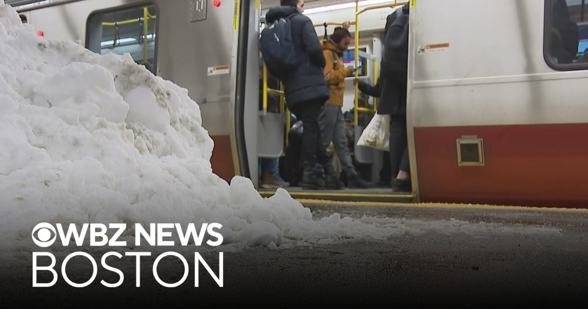 MBTA riders frustrated by delays in bitter cold - CBS Boston
