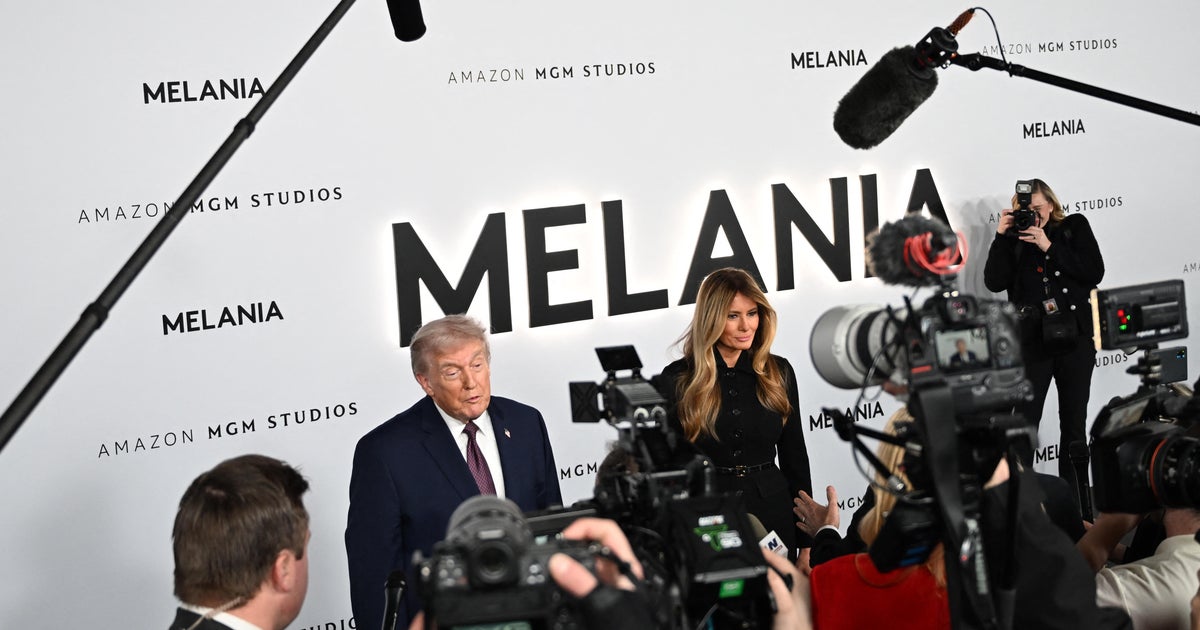 Президентът Тръмп доминира разговорите на червения килим на премиерата на 