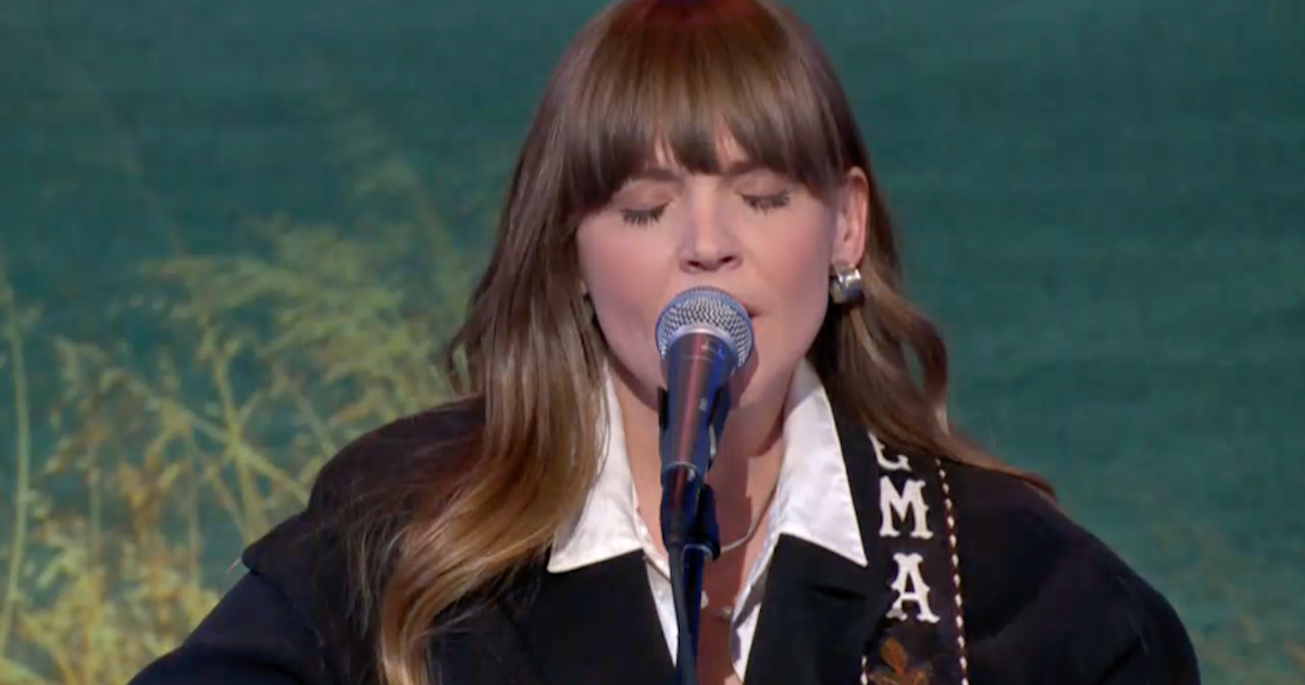 Saturday Sessions: Courtney Marie Andrews performs "Everyone Wants To Feel Like You Do"