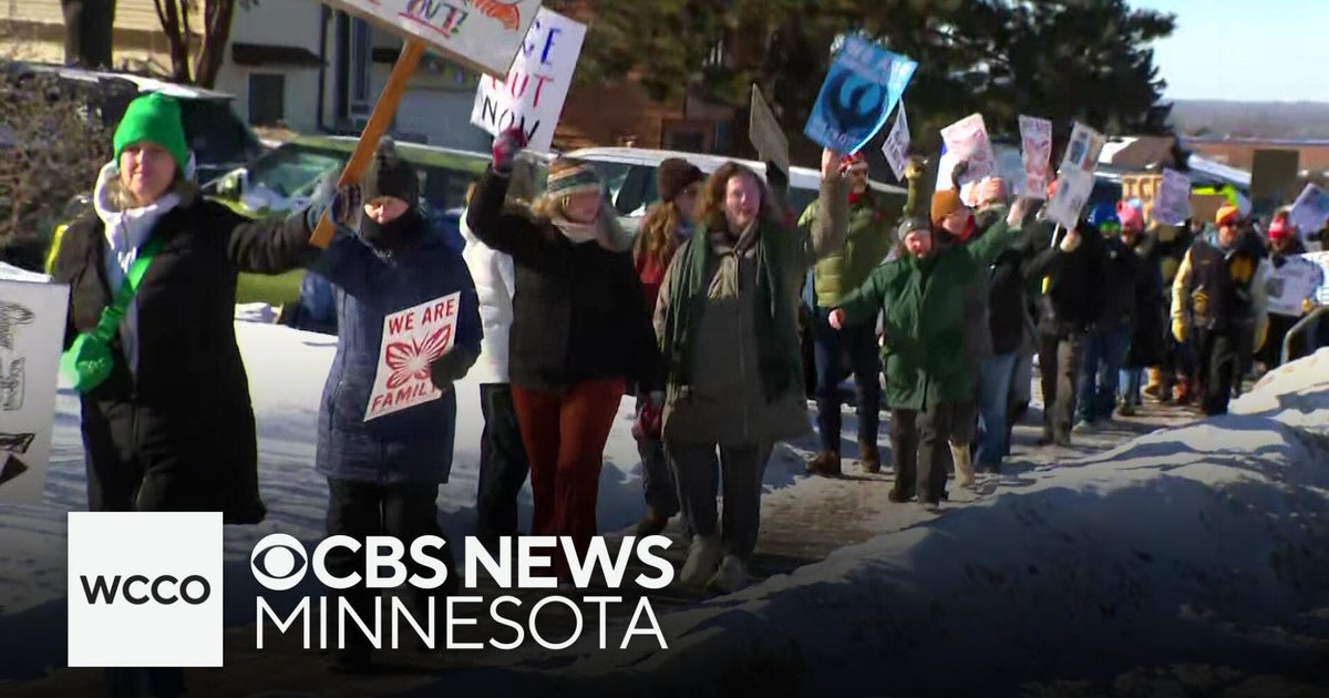 Judge orders release of Liam Ramos and father, community protest in Columbia Heights