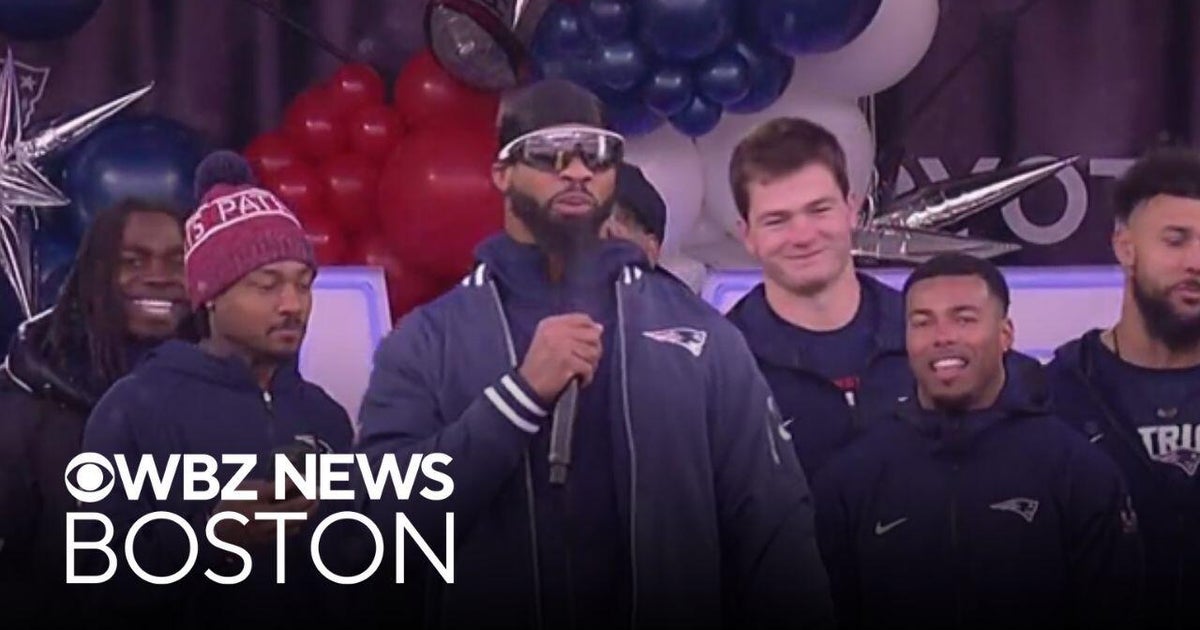 Patriots players fire up Gillette Stadium crowd at Super Bowl send-off rally