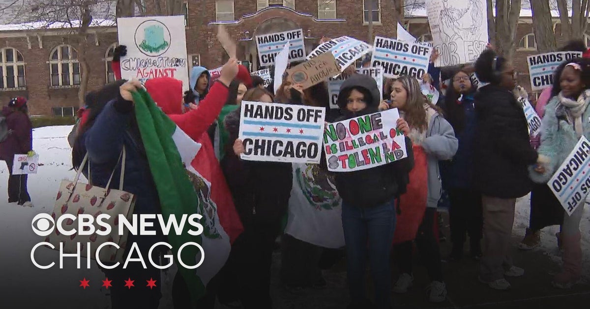 Hundreds of Chicago high school students walk out to protest ICE - CBS ...