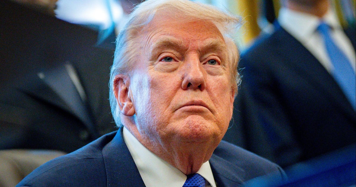 Reporter describes covering Trump's health: "A series of plays that were put on just for me"