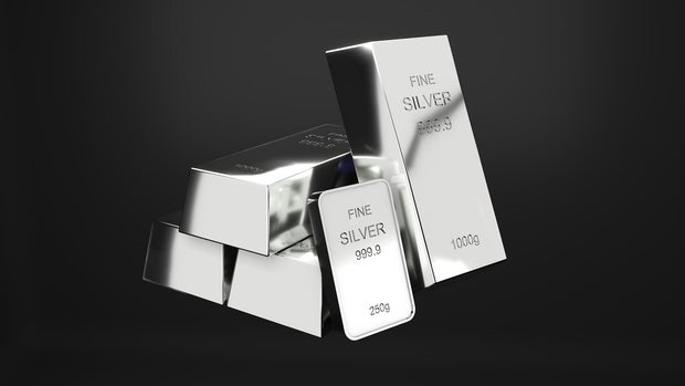 Silver bars 1000 grams pure Silver,business investment and wealth concept.wealth of Silver 