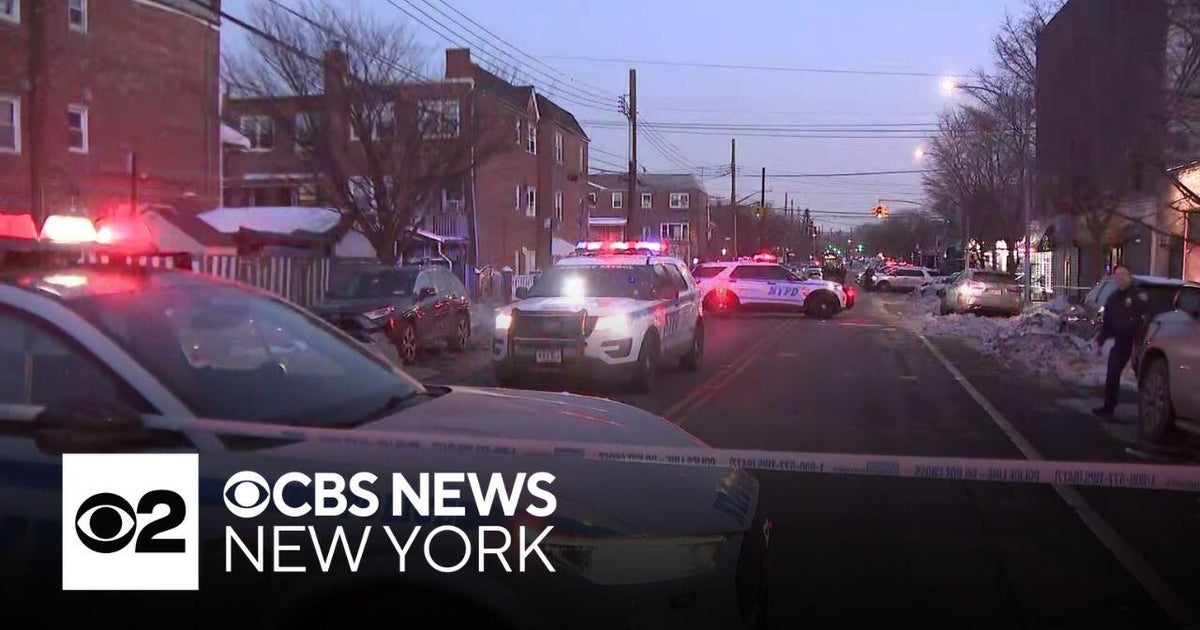 11-year-old hit by school bus, killed in Brooklyn - CBS New York