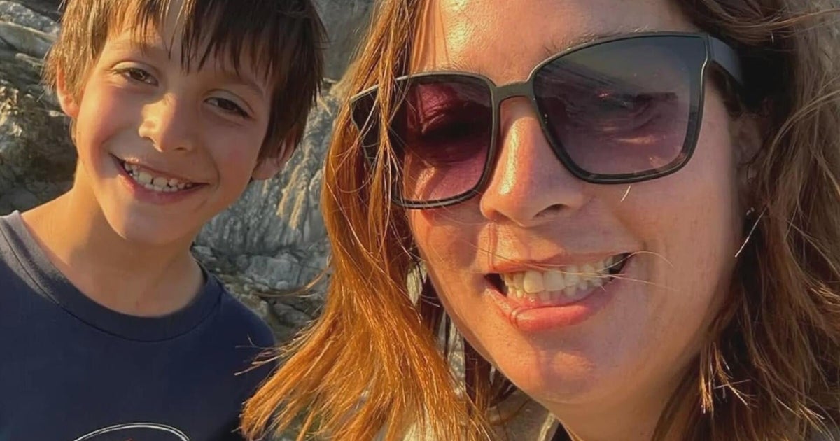 Team mom remains hospitalized after hockey team van struck by Colorado snow plow