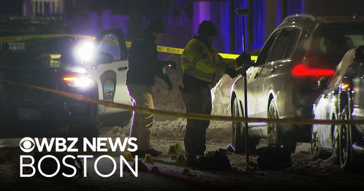 Suspect killed, 2 police officers injured in Fall River shooting - CBS ...