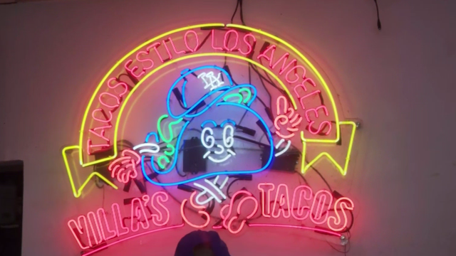 food and portraits at villa's tacos for a restaurant review 