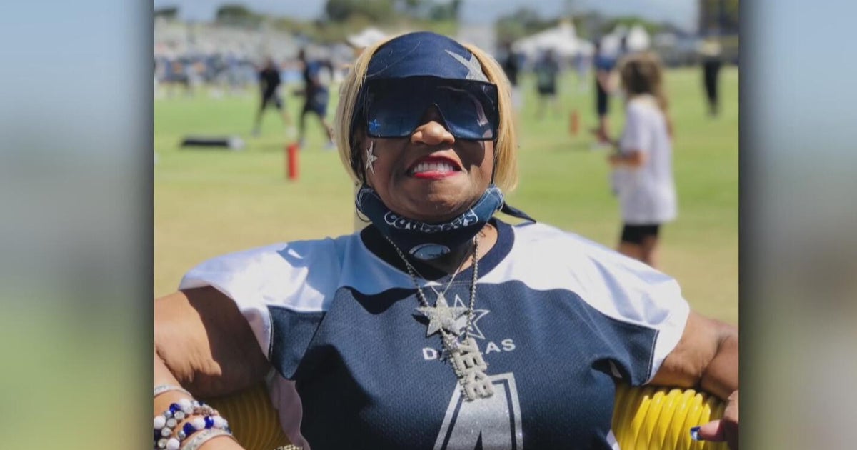 Dallas Cowboys superfan Carolyn Price has died, family says - CBS Texas