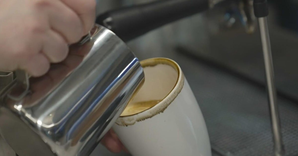 Daily coffee or tea may lower dementia risk, new study finds