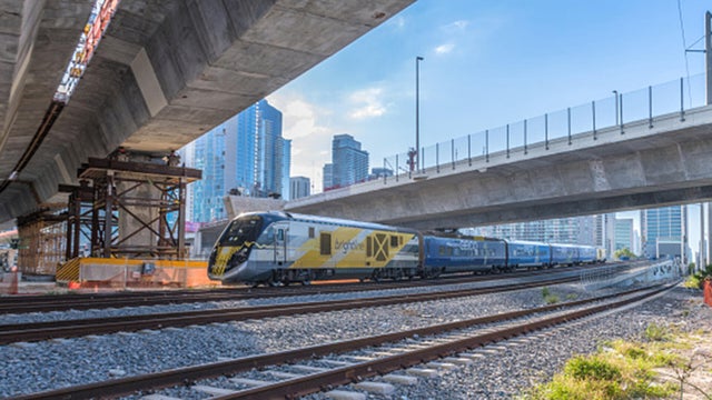 cbs-miami-pedestrian-vs-brightline-1.jpg 
